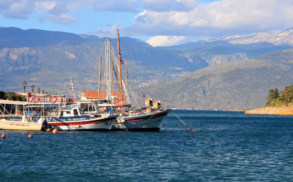 Bateaux du port de Galaxidi en Grèce