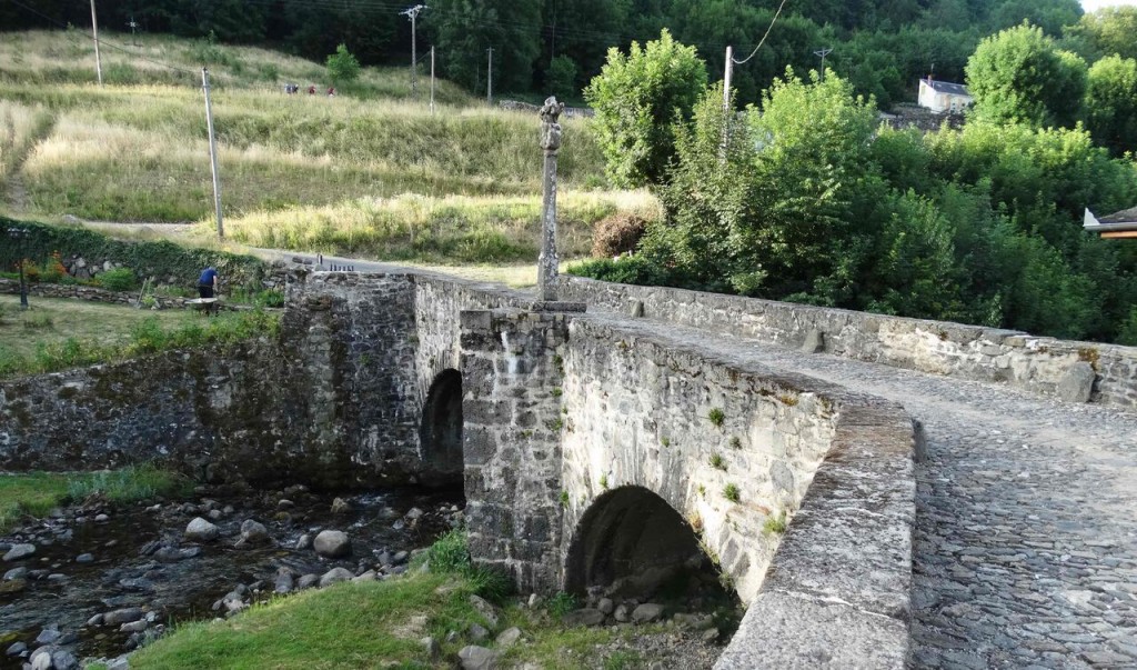 Pont sur la Boralde à Saint-Chély d'Aubrac