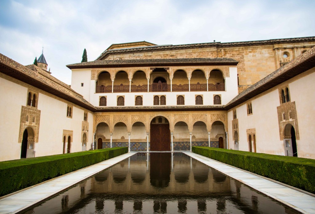 Patio de los arrayanes (cour des myrtes) de l'Alhambra