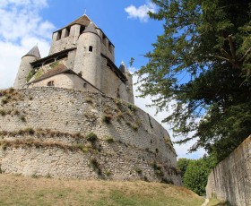 Promenade dans la cité médiévale de Provins